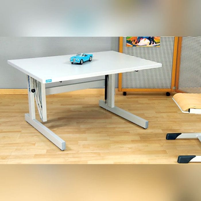 Height-Adjustable Ergotherapy Table 2