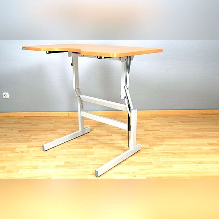 Height-Adjustable Ergotherapy Table 5