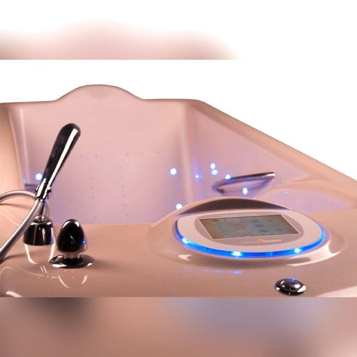 Hydromassage Bathtub With Chromotherapy Lamps 3