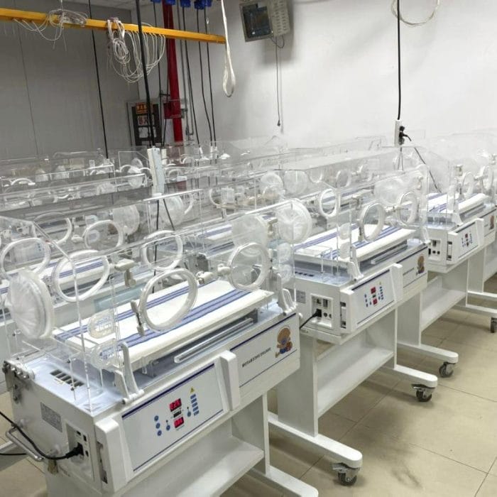 Infant Incubator On Casters 3