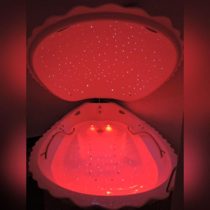 Isolation Tank With Chromotherapy Lamps 2