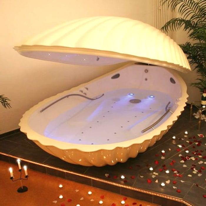 Isolation Tank With Chromotherapy Lamps