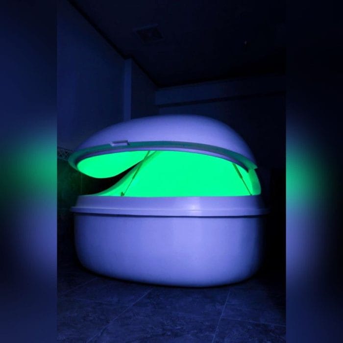 Isolation Tank With Chromotherapy Lamps 3