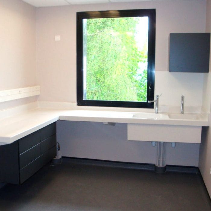 Laboratory Bench With Sink 1