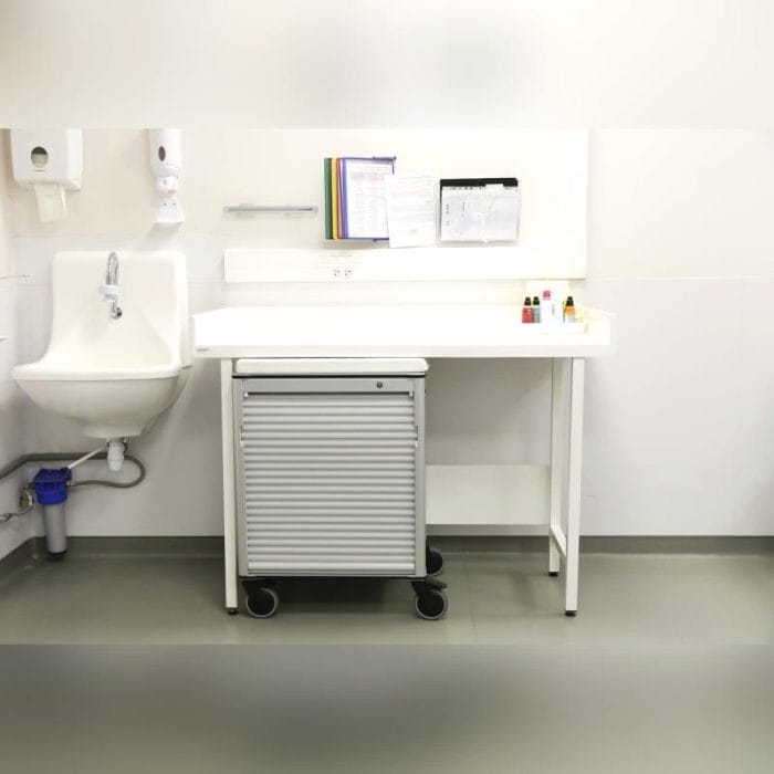 Laboratory Bench With Sink 9