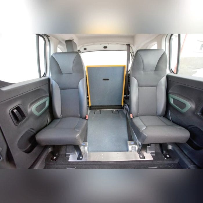 Minivan Wheelchair Accessible Vehicle 5